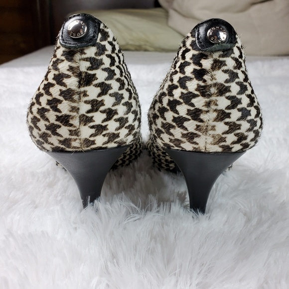 Michael Kors | Houndstooth Heels - Picture 3 of 5